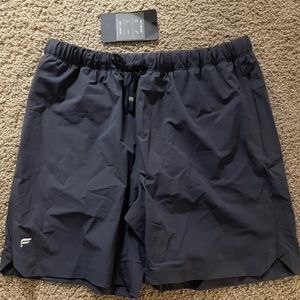 Fabletics the 7” one short
